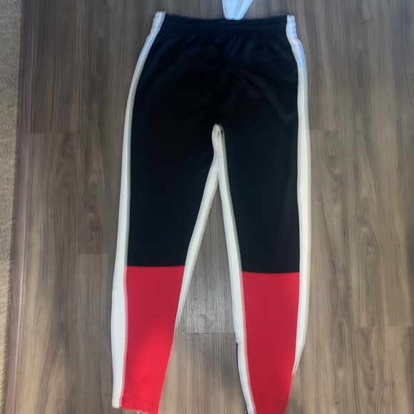 Tracksuit - Picture 4 of 4